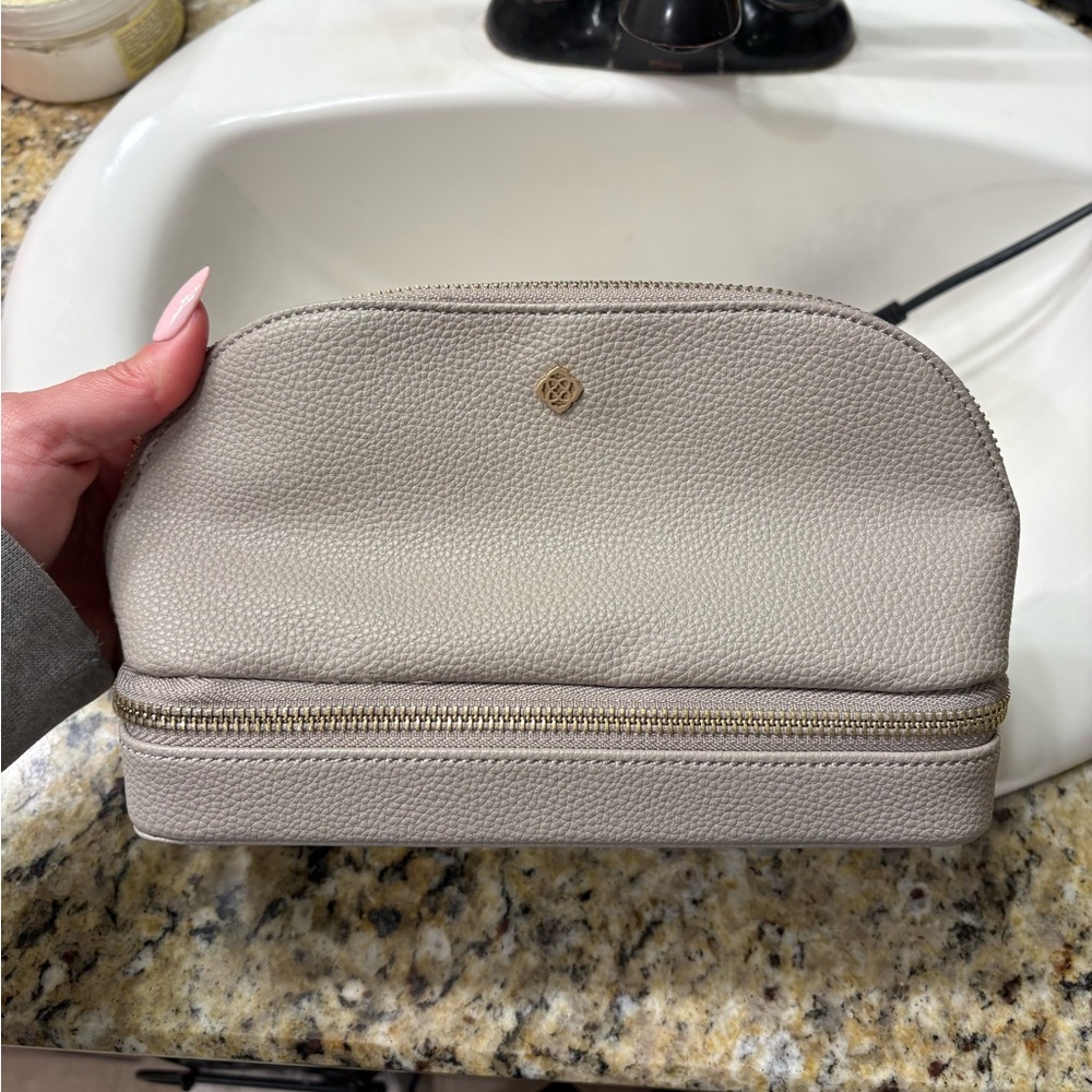 Kendra Scott travel jewelry bag